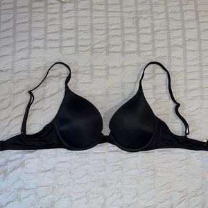 Victoria’s Secret PINK wear everywhere push-up bra